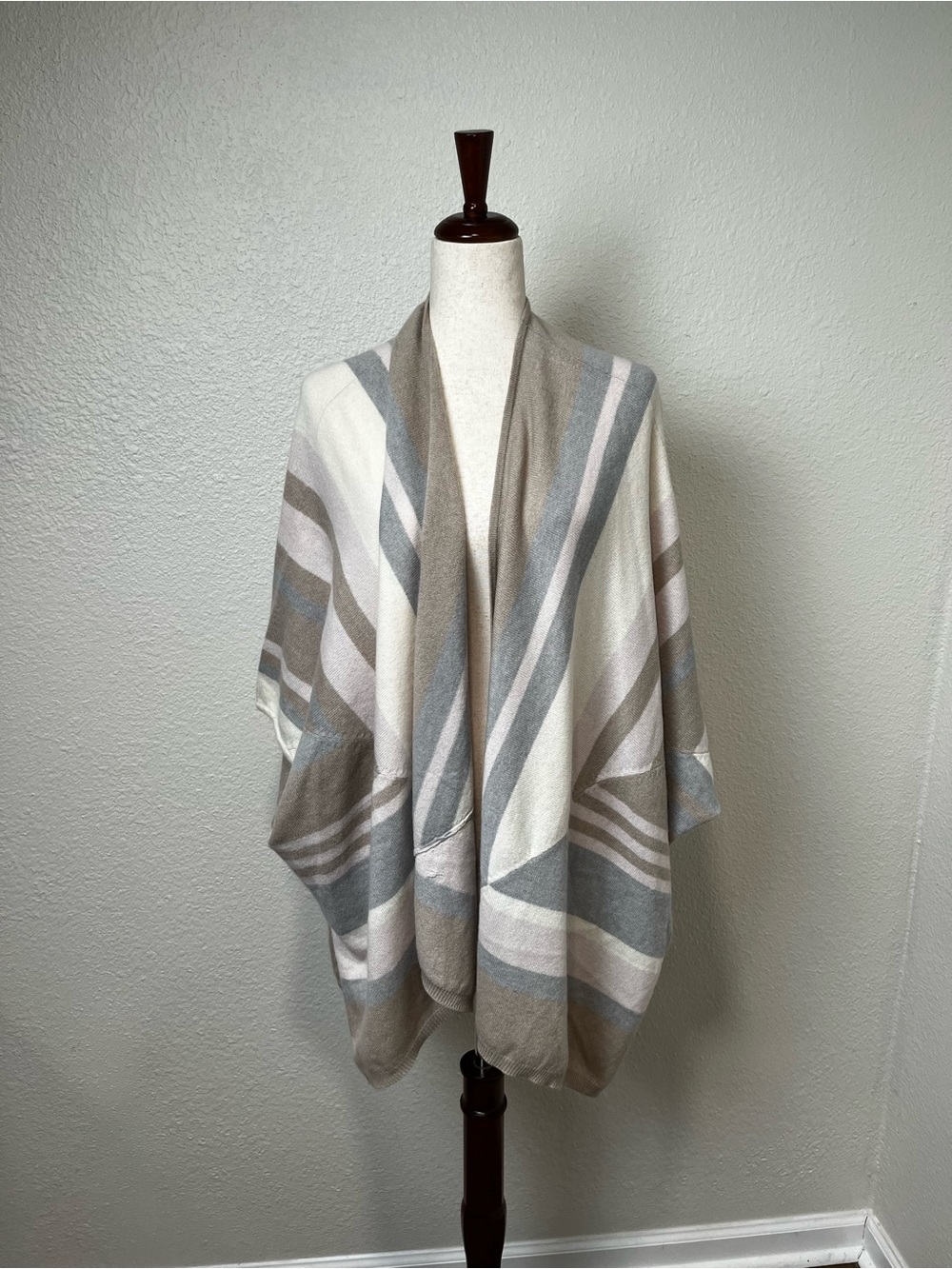 M.I. Five Cashmere Shawl Poncho One Size